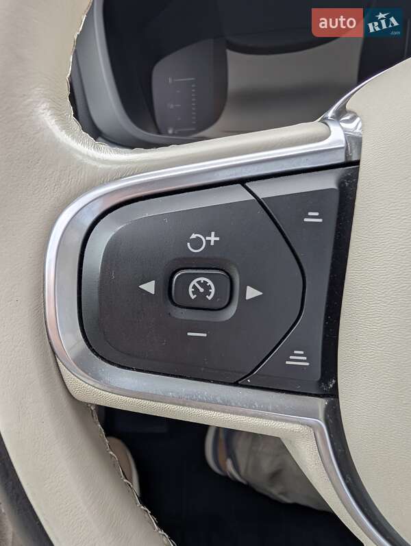 Внедорожник / Кроссовер Volvo XC60 2017 в Ивано-Франковске