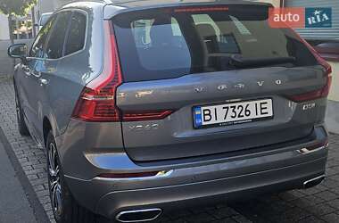 Внедорожник / Кроссовер Volvo XC60 2018 в 