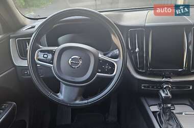Внедорожник / Кроссовер Volvo XC60 2018 в 