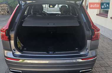 Внедорожник / Кроссовер Volvo XC60 2018 в 
