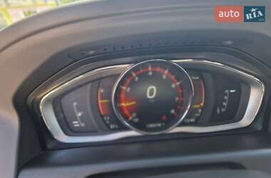 Позашляховик / Кросовер Volvo XC60 2016 в 