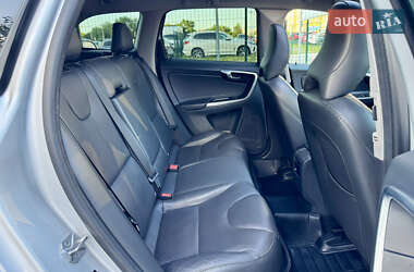 Внедорожник / Кроссовер Volvo XC60 2015 в 