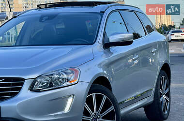Внедорожник / Кроссовер Volvo XC60 2015 в 