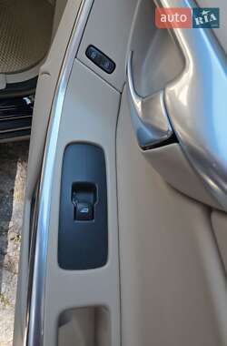 Внедорожник / Кроссовер Volvo XC60 2012 в 