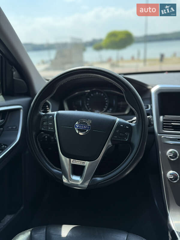 Позашляховик / Кросовер Volvo XC60 2016 в Тернополі