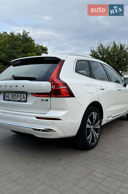 Позашляховик / Кросовер Volvo XC60 2022 в 