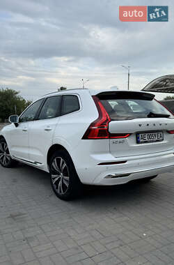 Позашляховик / Кросовер Volvo XC60 2022 в 