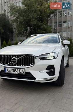 Позашляховик / Кросовер Volvo XC60 2022 в 