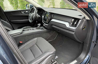 Внедорожник / Кроссовер Volvo XC60 2019 в 