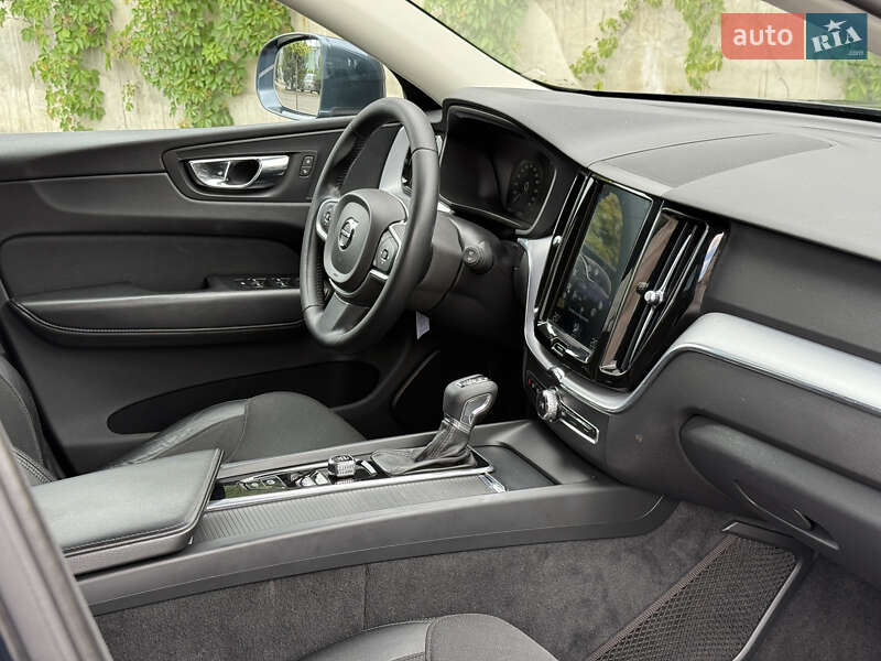 Внедорожник / Кроссовер Volvo XC60 2019 в Ровно