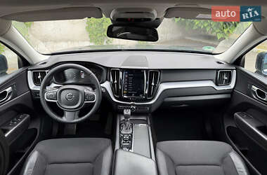 Внедорожник / Кроссовер Volvo XC60 2019 в 