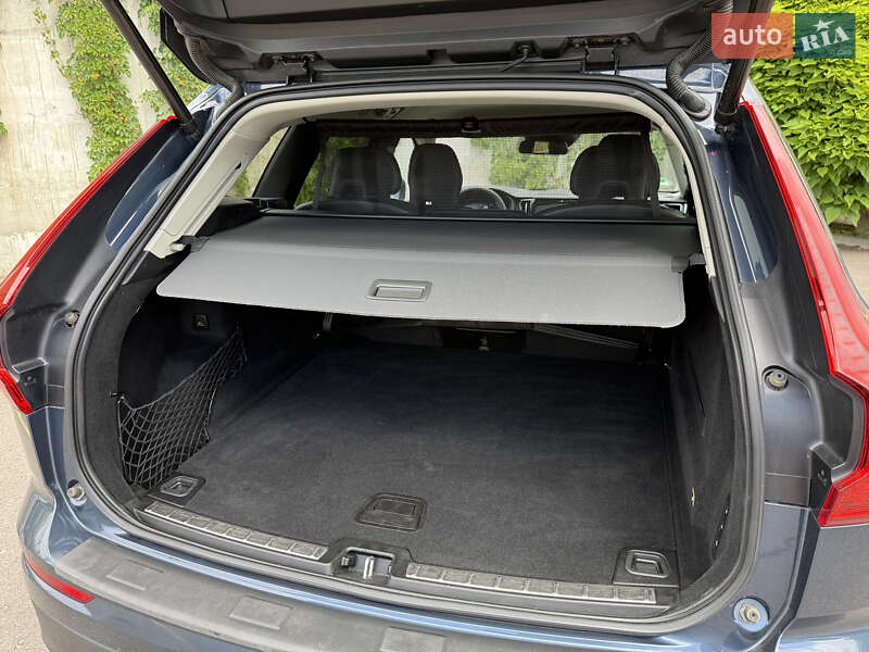 Внедорожник / Кроссовер Volvo XC60 2019 в Ровно