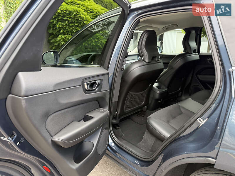 Внедорожник / Кроссовер Volvo XC60 2019 в Ровно