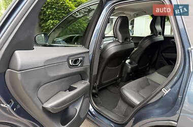 Внедорожник / Кроссовер Volvo XC60 2019 в 