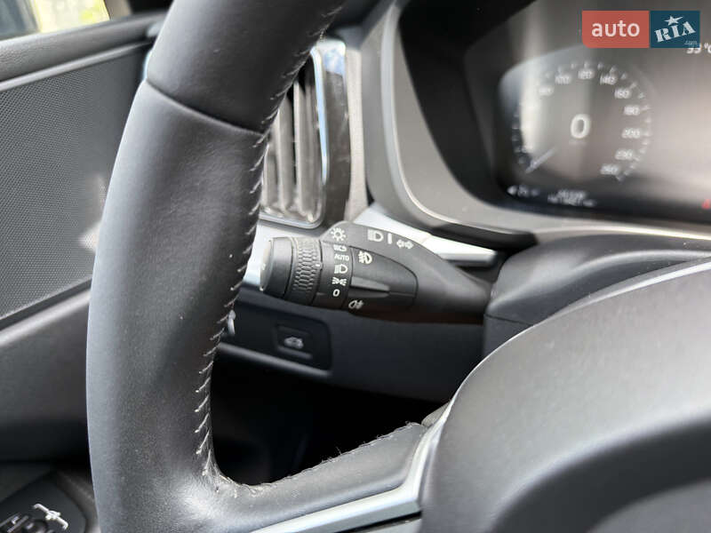 Внедорожник / Кроссовер Volvo XC60 2019 в Ровно