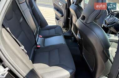Позашляховик / Кросовер Volvo XC60 2019 в 