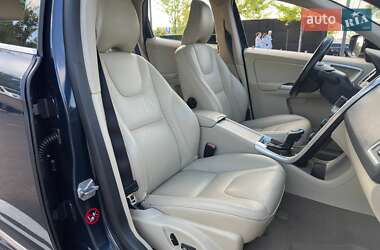Внедорожник / Кроссовер Volvo XC60 2013 в 