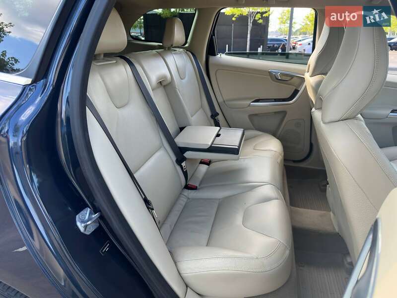 Позашляховик / Кросовер Volvo XC60 2013 в Києві