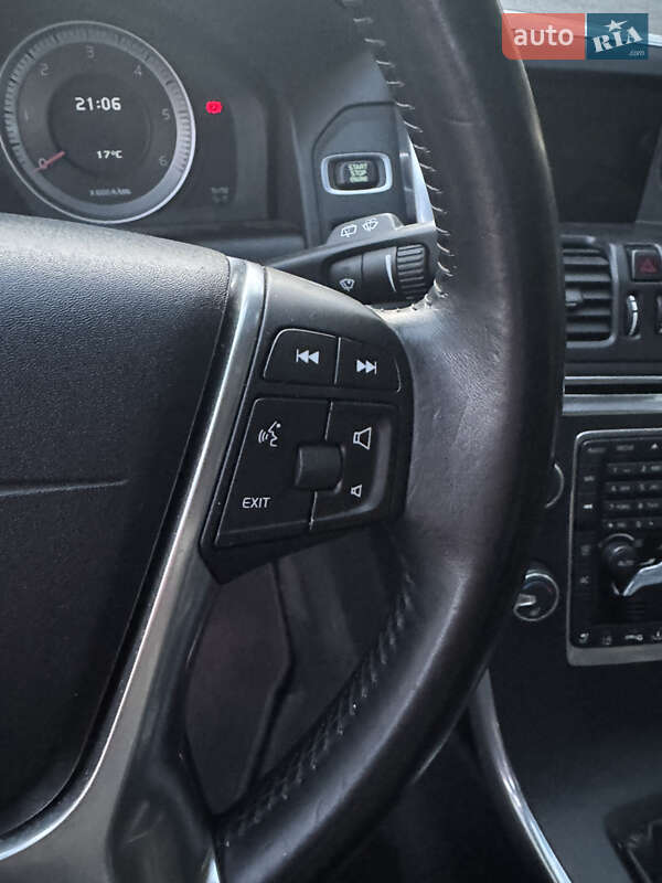 Внедорожник / Кроссовер Volvo XC60 2011 в Киеве