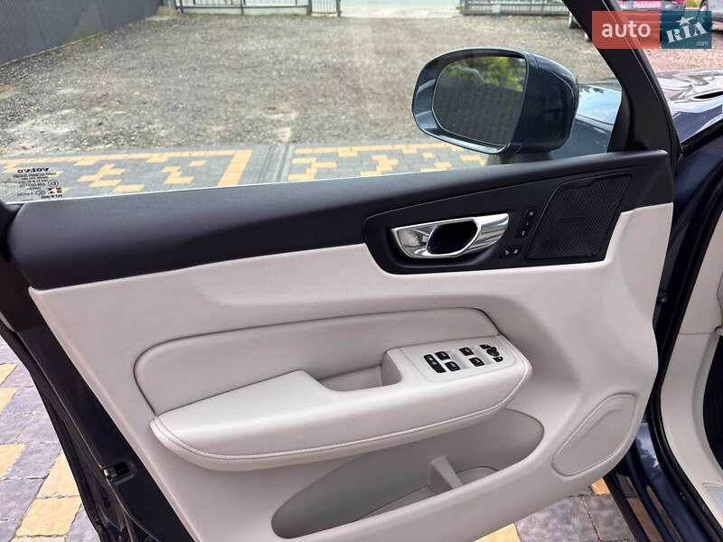 Внедорожник / Кроссовер Volvo XC60 2021 в Львове