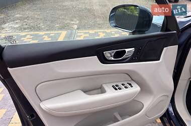 Внедорожник / Кроссовер Volvo XC60 2021 в 
