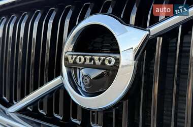 Внедорожник / Кроссовер Volvo XC60 2020 в 