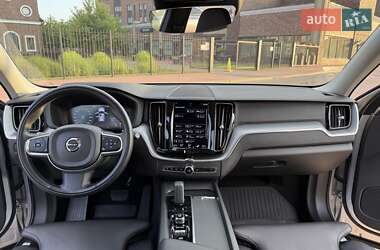 Внедорожник / Кроссовер Volvo XC60 2020 в 