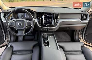 Внедорожник / Кроссовер Volvo XC60 2020 в 