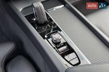 Внедорожник / Кроссовер Volvo XC60 2020 в 