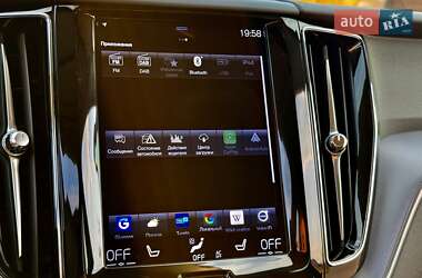 Внедорожник / Кроссовер Volvo XC60 2020 в 