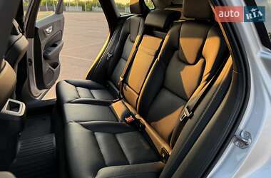 Внедорожник / Кроссовер Volvo XC60 2020 в 