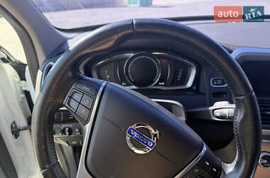 Внедорожник / Кроссовер Volvo XC60 2016 в 