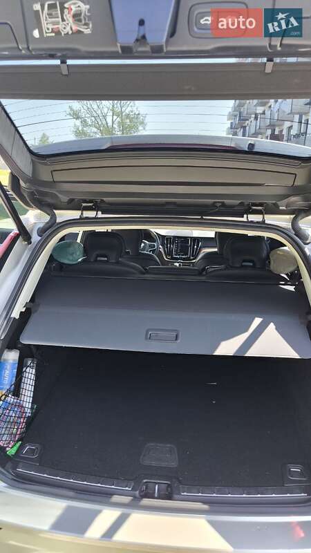 Внедорожник / Кроссовер Volvo XC60 2020 в Ивано-Франковске фото 4 Внедорожник / Кроссовер Volvo XC60 2020 в Ивано-Франковске