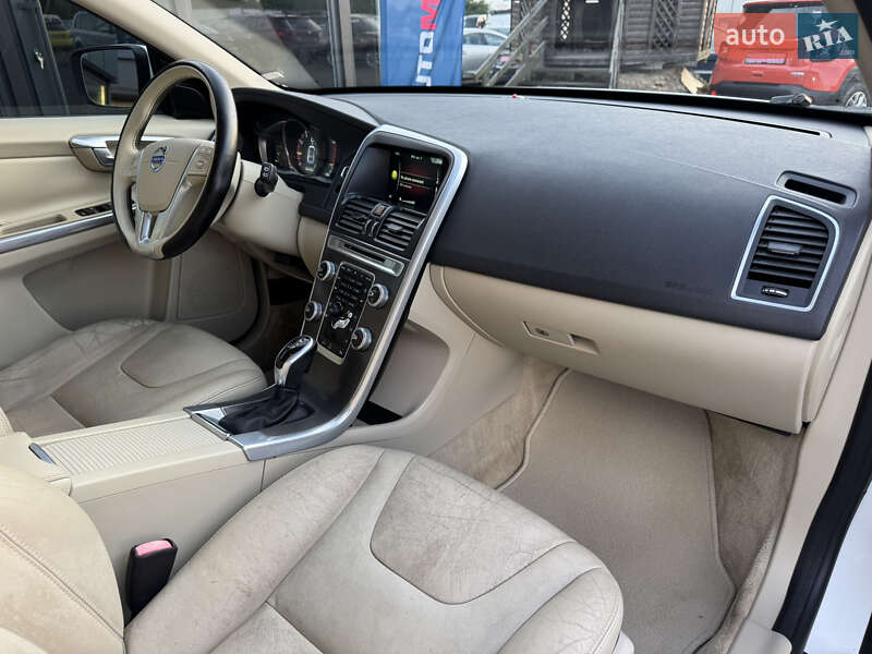 Позашляховик / Кросовер Volvo XC60 2016 в Луцьку