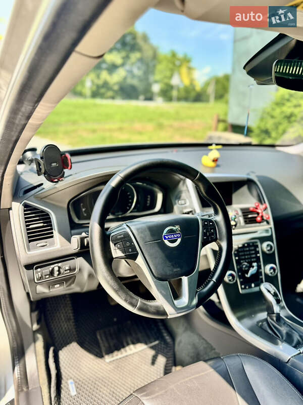 Внедорожник / Кроссовер Volvo XC60 2015 в Староконстантинове