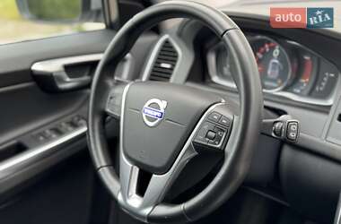 Внедорожник / Кроссовер Volvo XC60 2015 в 