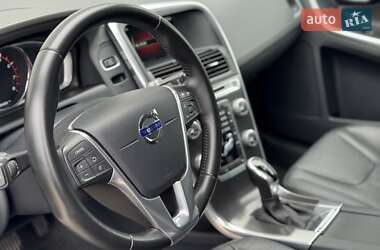 Внедорожник / Кроссовер Volvo XC60 2015 в 