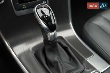 Внедорожник / Кроссовер Volvo XC60 2015 в 