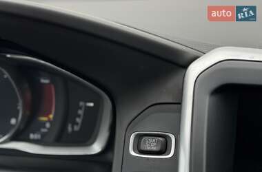 Внедорожник / Кроссовер Volvo XC60 2015 в 