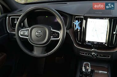 Внедорожник / Кроссовер Volvo XC60 2021 в 