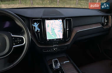 Внедорожник / Кроссовер Volvo XC60 2021 в 