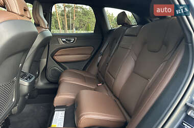 Внедорожник / Кроссовер Volvo XC60 2021 в 