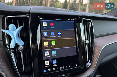 Внедорожник / Кроссовер Volvo XC60 2021 в 