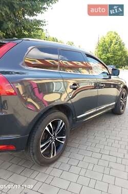 Внедорожник / Кроссовер Volvo XC60 2015 в 
