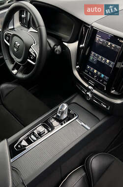 Позашляховик / Кросовер Volvo XC60 2017 в Житомирі