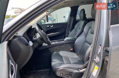 Внедорожник / Кроссовер Volvo XC60 2019 в 