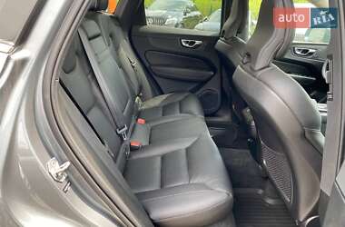 Внедорожник / Кроссовер Volvo XC60 2019 в 