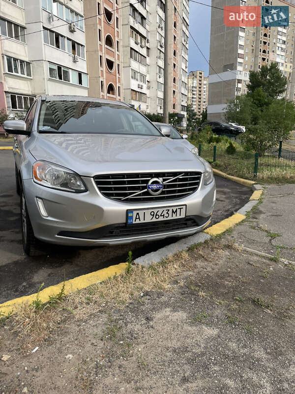 Позашляховик / Кросовер Volvo XC60 2015 в Києві