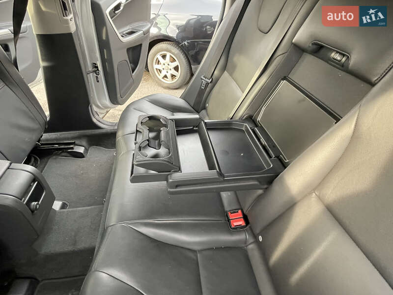Позашляховик / Кросовер Volvo XC60 2015 в Києві
