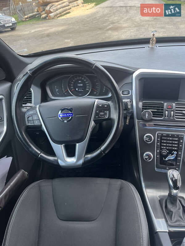 Позашляховик / Кросовер Volvo XC60 2015 в Міжгір'ї